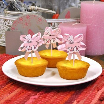 SZ&Uuml;LET&Eacute;SI CUPCAKE D&Iacute;SZ - R&Oacute;ZSASZ&Iacute;N BABAKOCSI (12 db)
