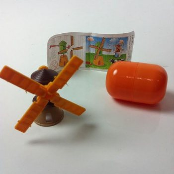 Vegyes Meglepet&eacute;s Toj&aacute;s Kapszul&aacute;k J&aacute;t&eacute;kkal (100 db)