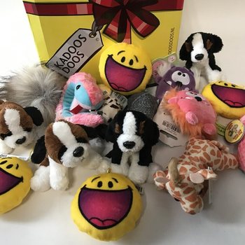 50 darab Pl&uuml;ss Figura Aj&aacute;nd&eacute;kdobozban (Zs&aacute;kbamacska)