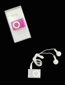 MP3 Lej&aacute;tsz&oacute; F&uuml;lhallgat&oacute;val - 4GB (Vegyes Sz&iacute;nek)
