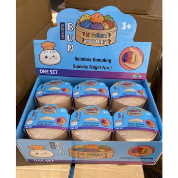 RAGE - RAINBOW Squishy Bun Dumplings NAGY (8.5 x 8.5 x 4.8 Cm) - Viral 2026 Fidget J&aacute;t&eacute;k (12db)