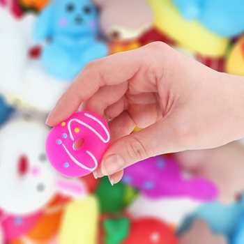 Mix Squishy figur&aacute;k v&ouml;d&ouml;rben (100 db)