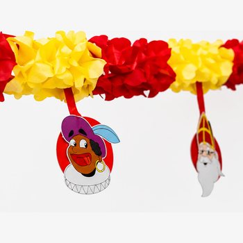 Sinterklaas &eacute;s Piet f&uuml;z&eacute;r f&uuml;ggő d&iacute;szekkel - 4 m (6 db)