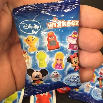 Disney Wikkeez Figur&aacute;k + Matrica Blindbagben (300 db)