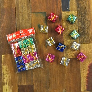 Kar&aacute;csonyi Mini Aj&aacute;nd&eacute;k Dekor&aacute;ci&oacute; (12 db-os)