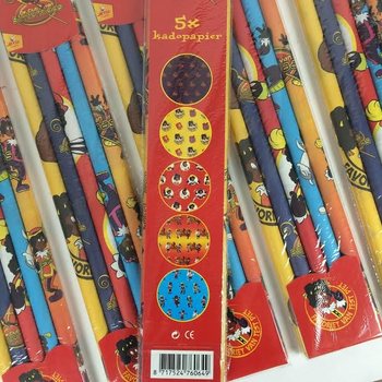 5 r&eacute;szes 'De Club van Sinterklaas' Csomagol&oacute;pap&iacute;r