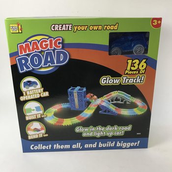 Nagy MAGIC ROAD Aut&oacute;p&aacute;lya K&eacute;szlet Vil&aacute;g&iacute;t&oacute; Aut&oacute;val &eacute;s Lifttel, 136 r&eacute;szes
