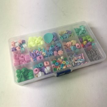 GYÖNGYKÉSZLET TÁROLÓDOBOZBAN - VEGYES SZÍNEK (12 db)
