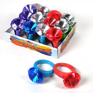 Nagy Bling Bling Vil&aacute;g&iacute;t&oacute; Gyűrűs Kark&ouml;tő (12 db)