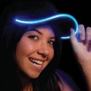VIL&Aacute;G&Iacute;T&Oacute; LED SAPKA / PARTY CAPS - SZ&Iacute;N: K&Eacute;K (6 db)