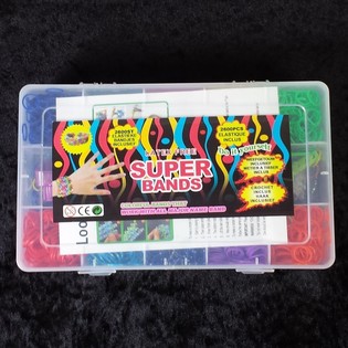 2600 db Super Bands / Loom gumi k&eacute;szlet nagy dobozban (6 db/csomag)