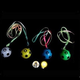 Vil&aacute;g&iacute;t&oacute; LED Focilabda Nyakl&aacute;nc (48 db)