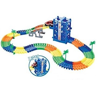 Nagy MAGIC ROAD Aut&oacute;p&aacute;lya K&eacute;szlet Vil&aacute;g&iacute;t&oacute; Aut&oacute;val &eacute;s Lifttel, 136 r&eacute;szes