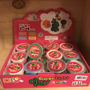 Szuperk&ouml;nnyű gyurma displayben (24 db)